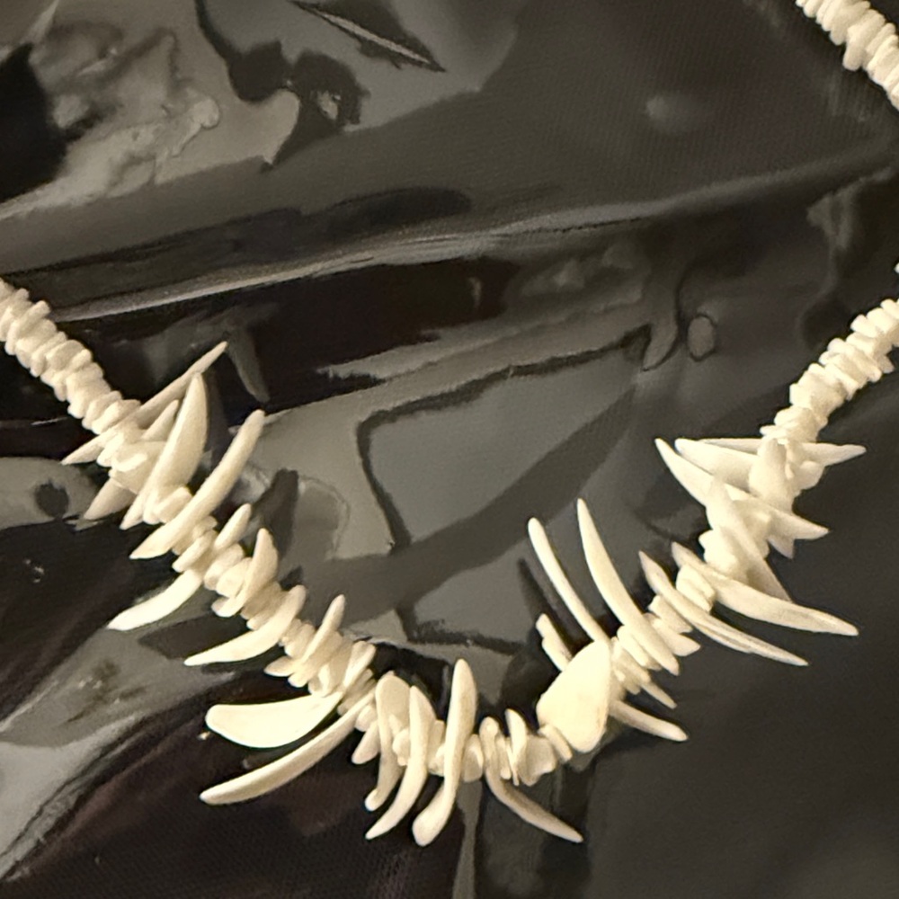 White Shell Necklace Set - Picture 2 of 6